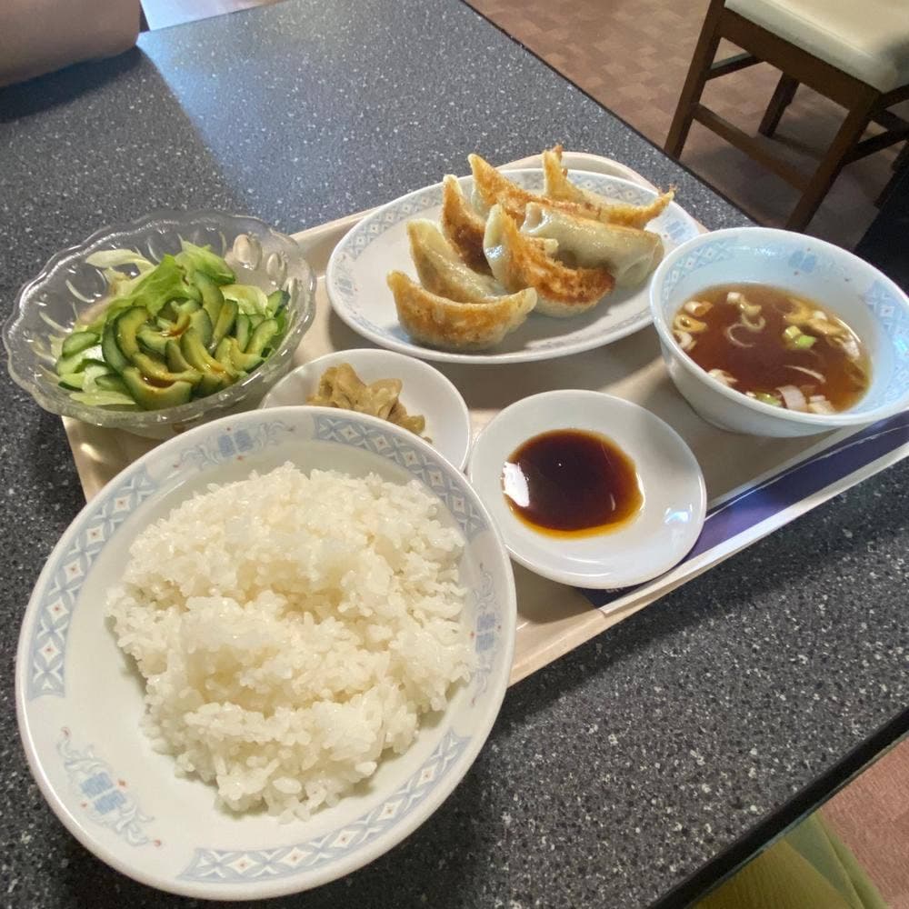 王芳