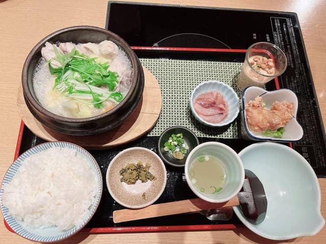 博多華味鳥 梅田ヒルトンプラザ店 離れ - サブ画像1