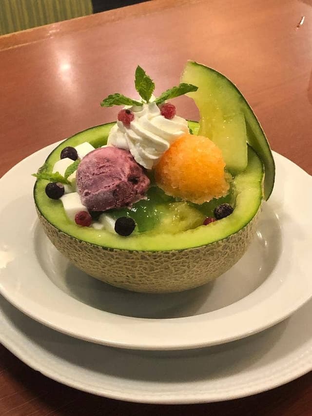 ロイヤルホスト 宮の森店 - サブ画像2