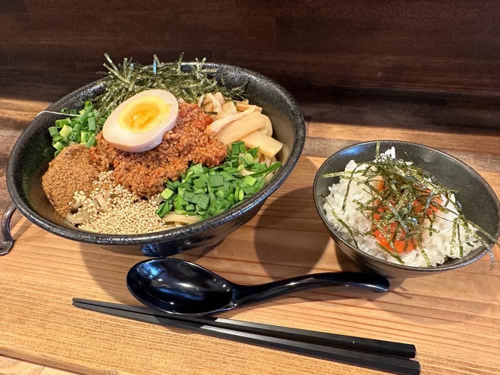 まぜ麺屋まほろ