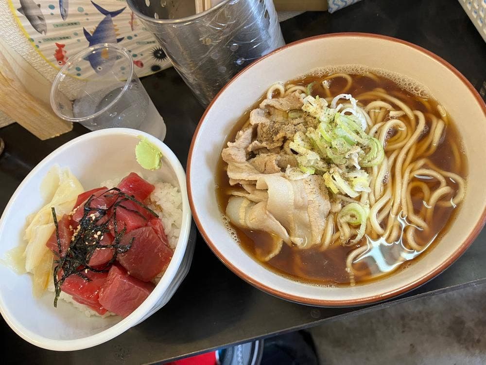 立ち喰い肉煮干しそば専門店 にぼ節