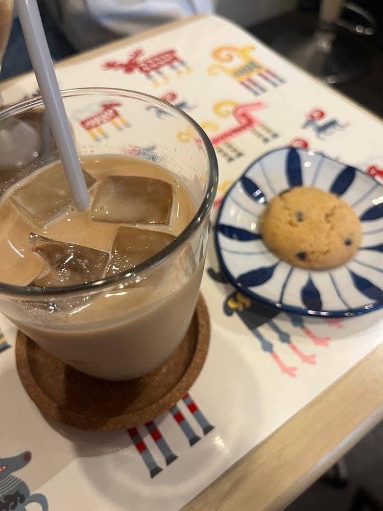 NORAH’S COFFEE TABLE