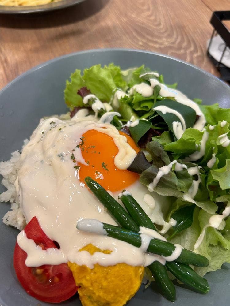 カフェアンドダイニングアリスター
