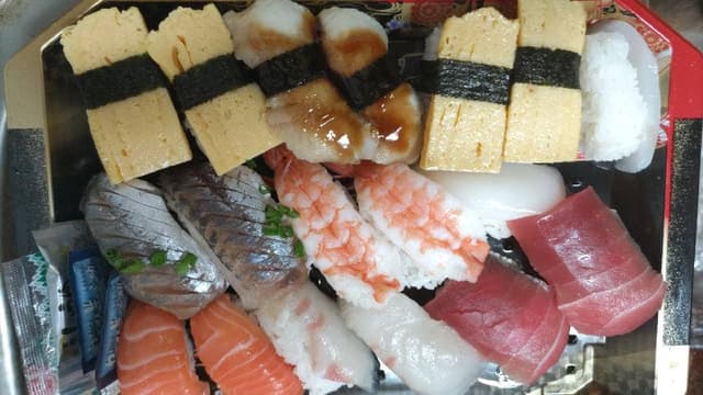 鮮魚専門店 山助 赤羽店 - サブ画像1