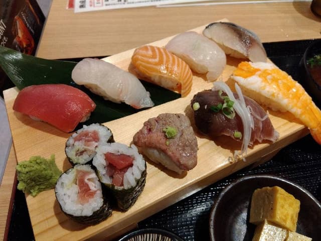 ステーキファイブと寿司六 大阪駅前第2ビル店 - サブ画像3