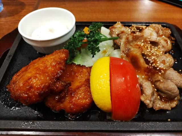 銀座ライオン KITTE博多店 - サブ画像1