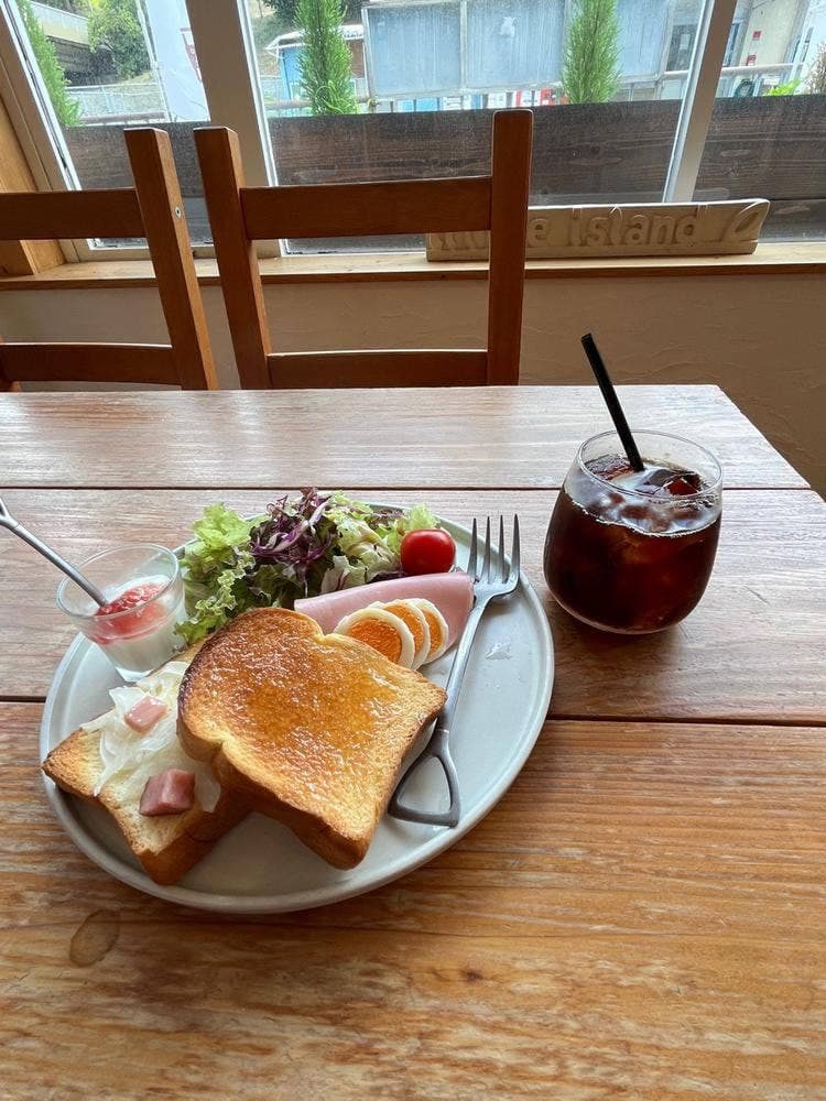 自家焙煎工房カフェ little island 三原台公園前店