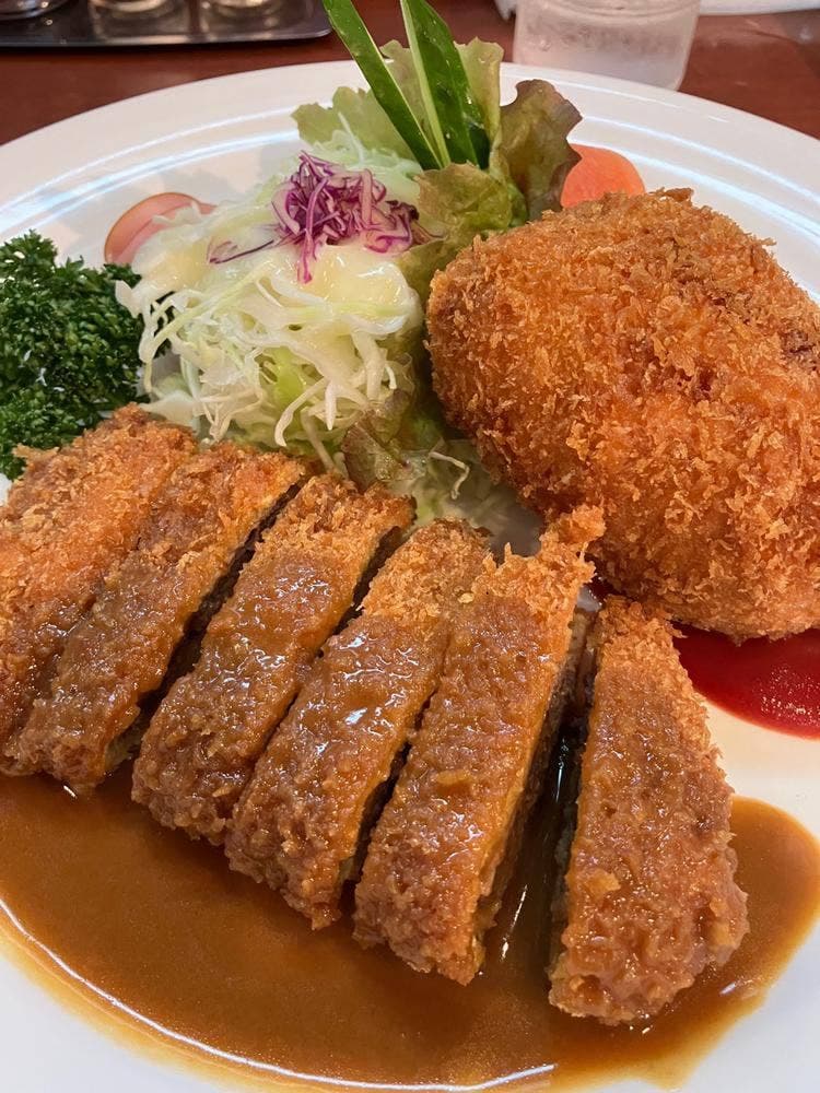 洋食やろく本店