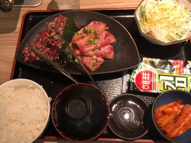 焼肉＆BAR 十炭 - サブ画像1