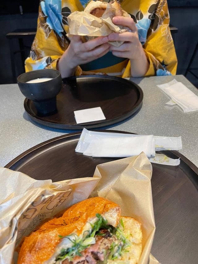 DRAGON BURGER 伏見稲荷店 - サブ画像1