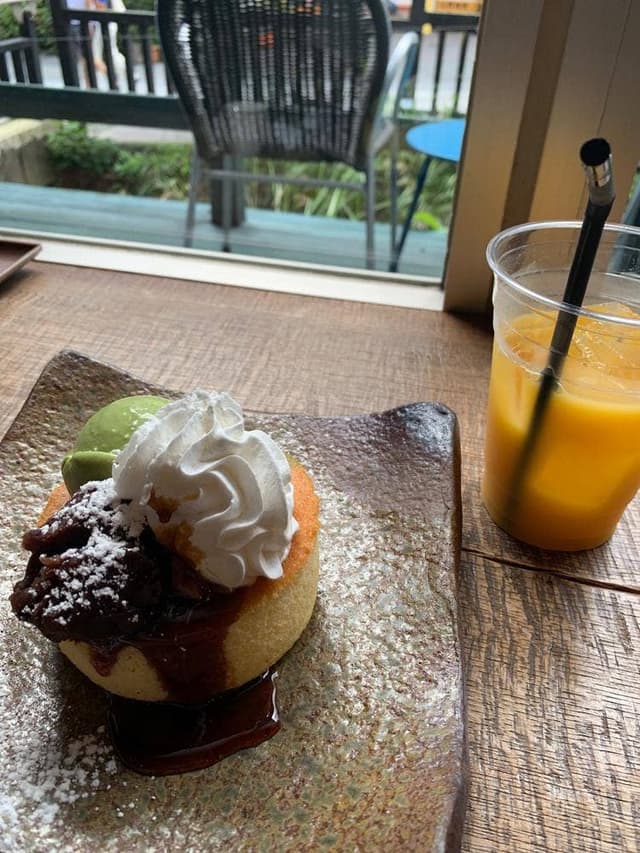 草津 片岡鶴太郎美術館 カフェコーナー - サブ画像1