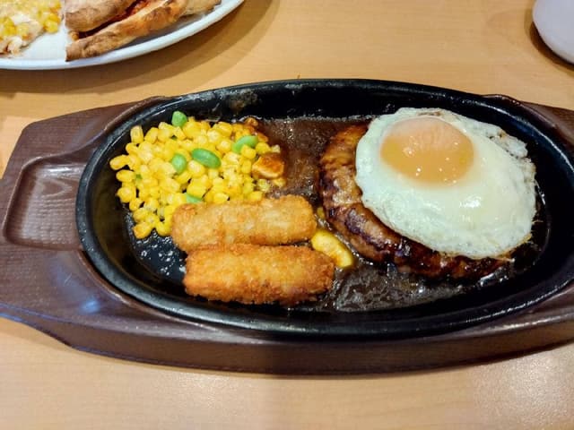 ガスト 南加瀬店 - サブ画像1