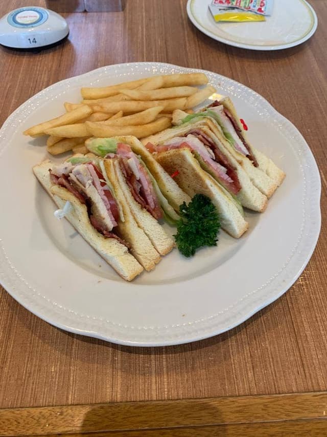 ロイヤルホスト 九段下店 - サブ画像2