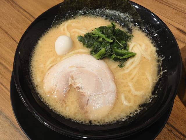 横浜家系ラーメン 春吉家 天神三丁目店 - サブ画像1