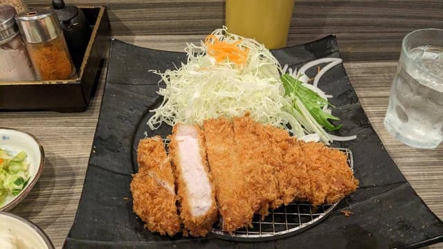とんかつどーんとこい六角橋店 - サブ画像3