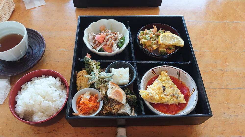 家庭料理やまぼうし