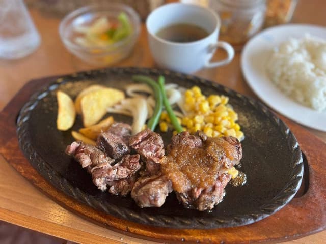 炭焼ステーキ＆ハンバーグ PAUHANA 小阪店 - サブ画像1