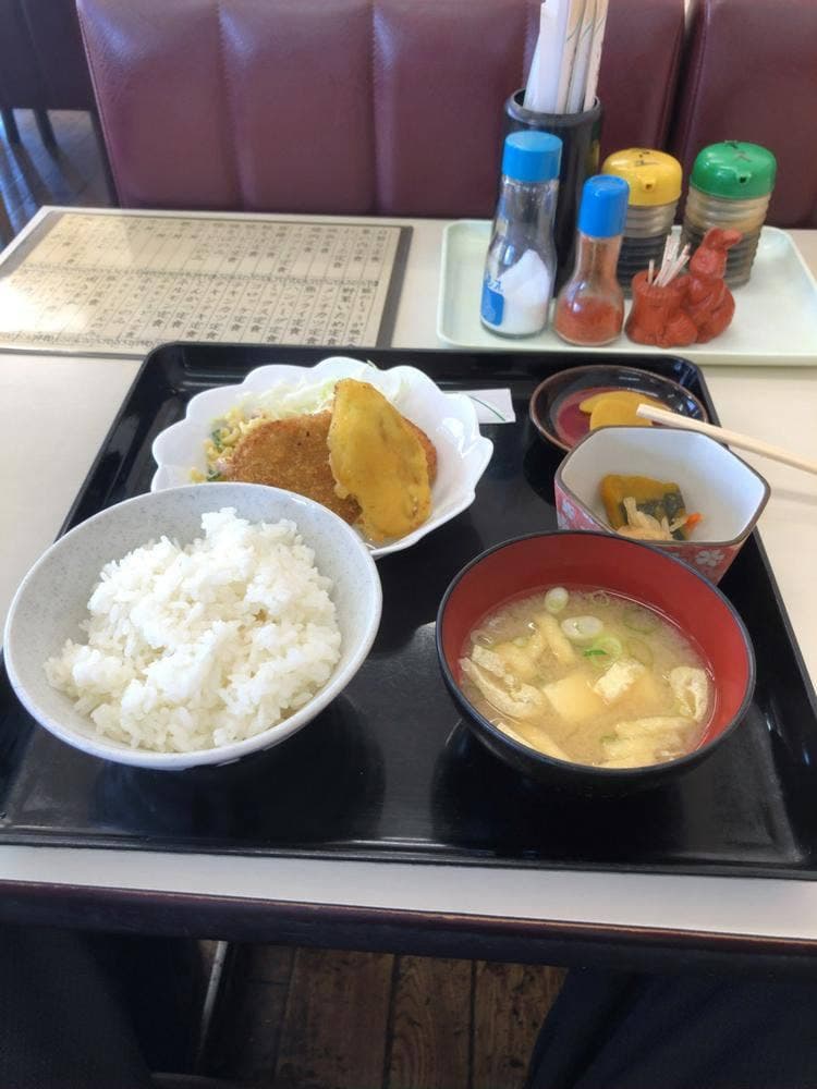 定食屋 浜屋