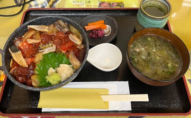 海鮮丼・まぐろ丼 石橋坂 - サブ画像3