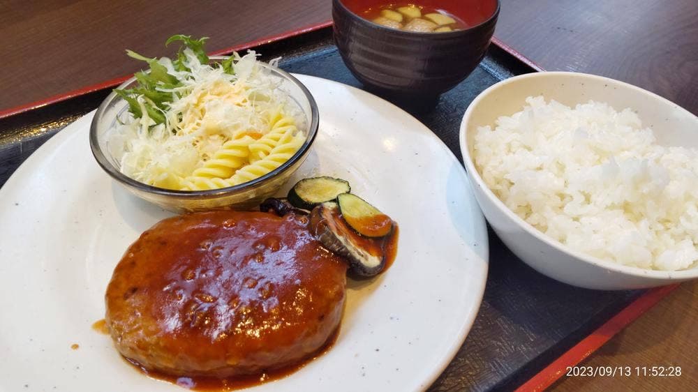 ごはん処 弁財亭