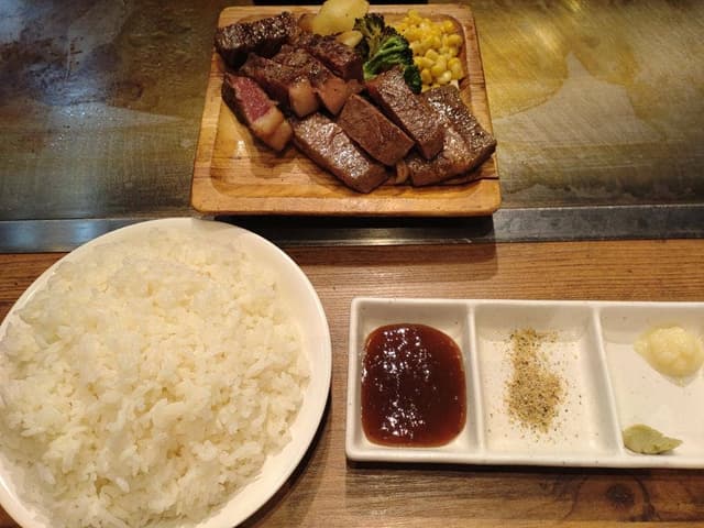 メガインディアンズ ステーキハウス 緑白土店 - サブ画像3