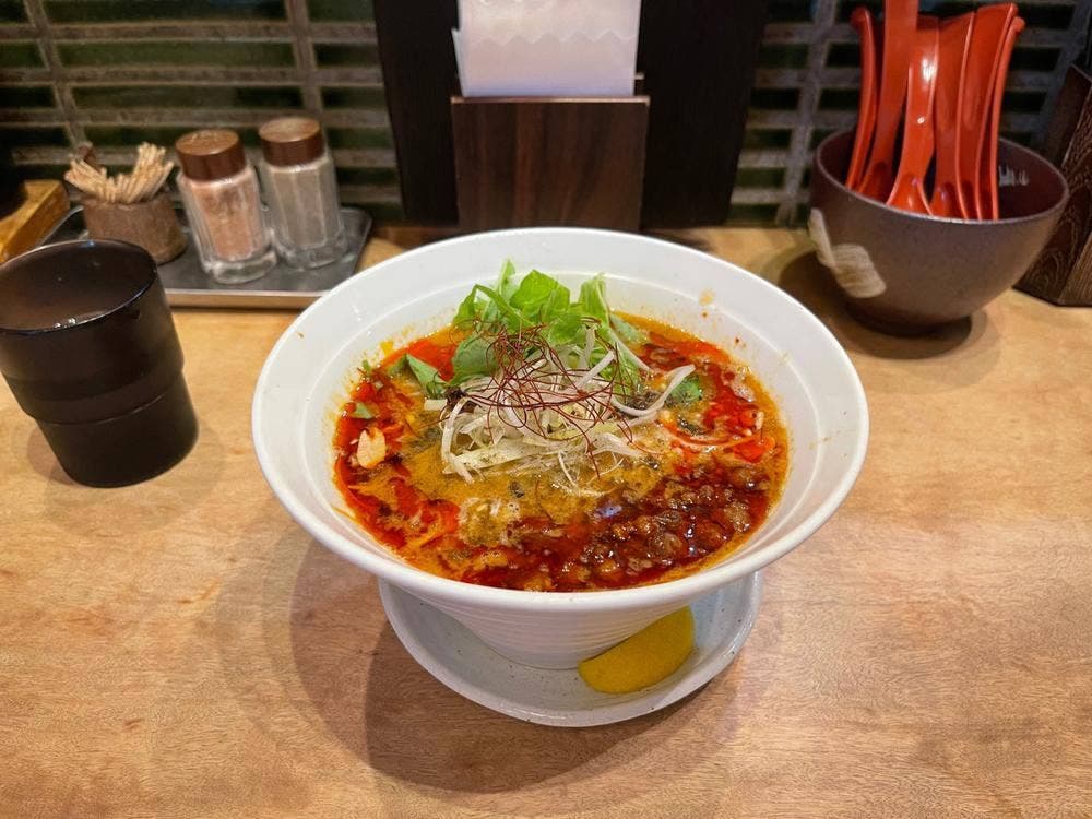 俺の創作らぁめん 極や 神田神保町店