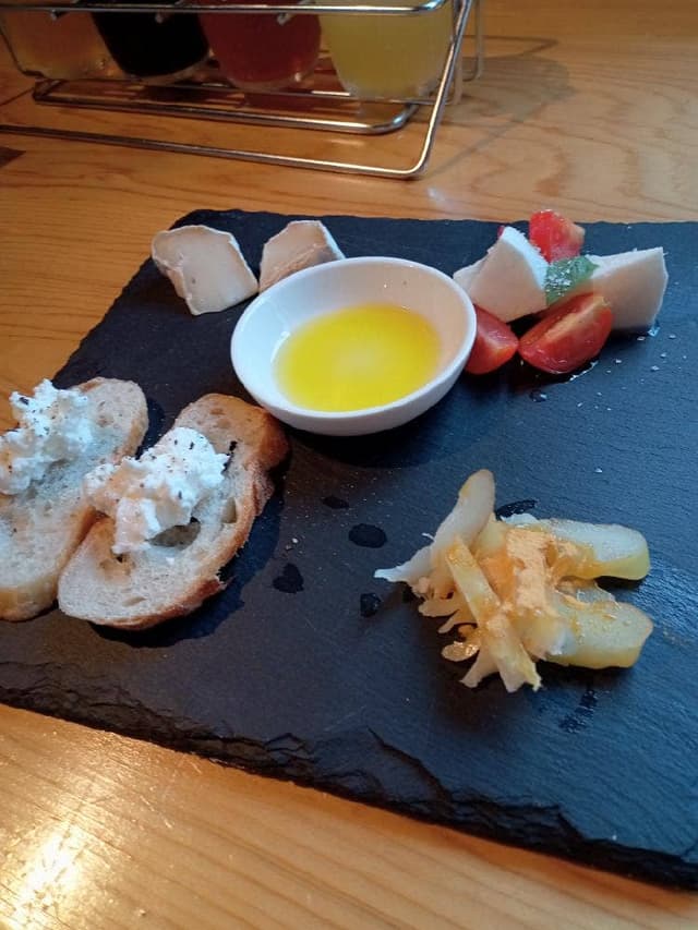 Brewery and Cheese 伊能忠次郎商店 - サブ画像1