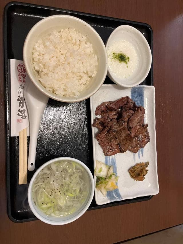 炭火焼居酒屋 牛たん和助 研究学園駅店 - サブ画像1