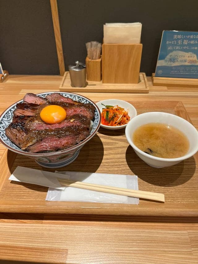 炭火たれ焼肉丼 萬牛カルビ - サブ画像3