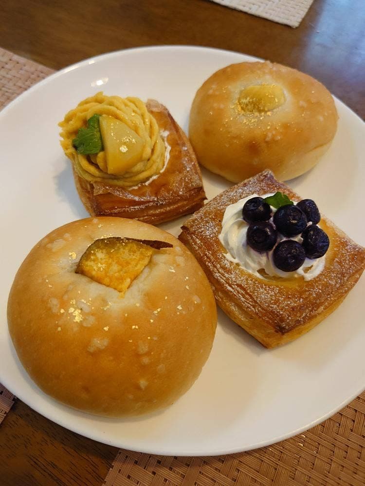 HACHI BAKERY はちのぱん