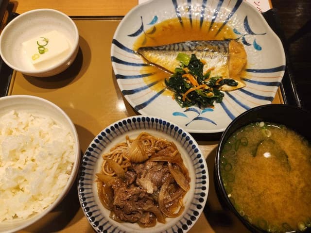 やよい軒 ベスタ本庄寿店 - サブ画像1