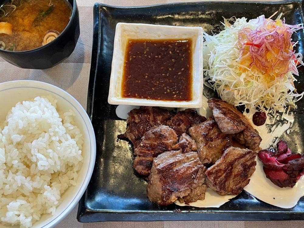 レストラン ロイン フラワーロード本店