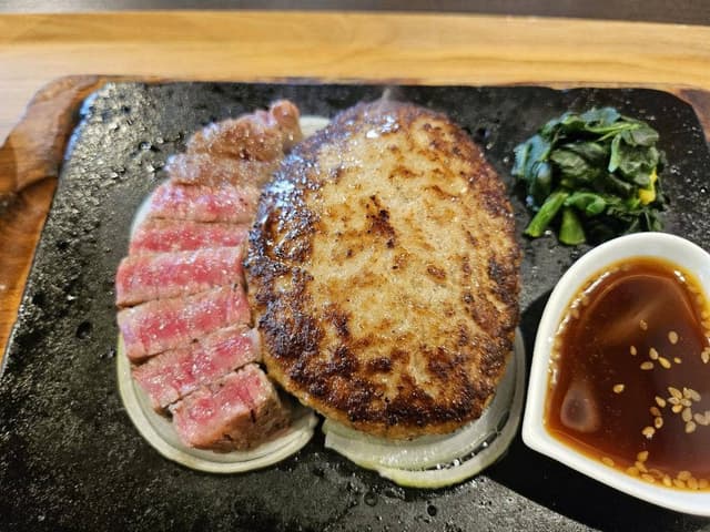 ハンバーグ&ステーキ 自由ELE - サブ画像1