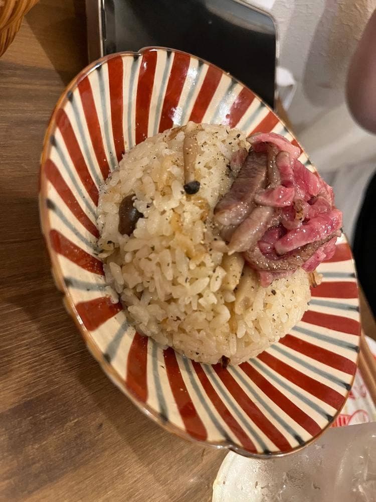 肉と出汁 立ち呑みピラフ