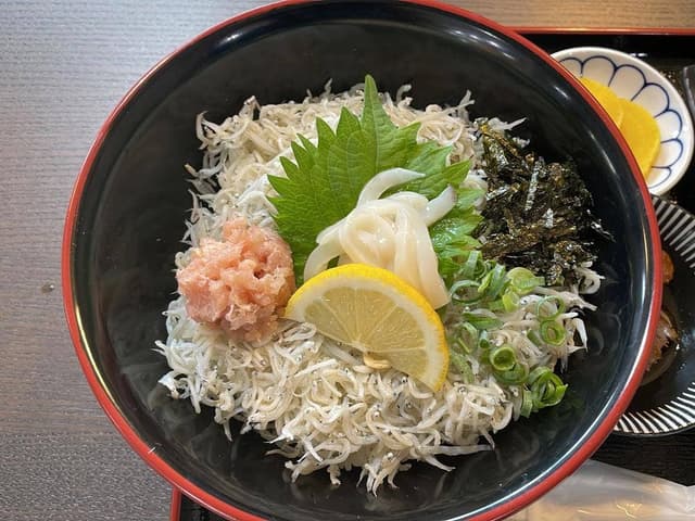 幸せの海鮮丼 つのしま海鮮食堂 - サブ画像1