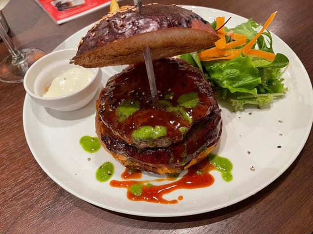 LUXE BURGERS - サブ画像3