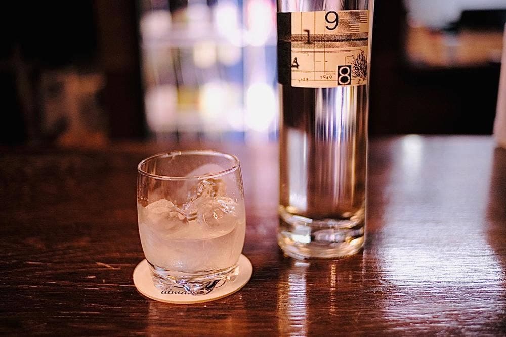 北海道のワインと日本酒の酒場 函館魚販