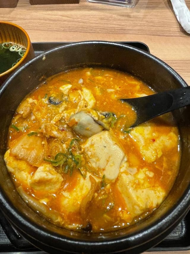 炭火のくいしんぼう 岡山豊浜店 焼肉丼とスンドゥブ - サブ画像1