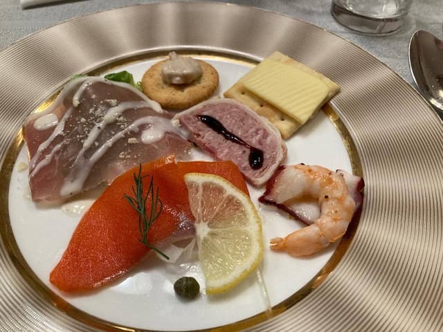 アラスカ 日本プレスセンター店 - サブ画像3