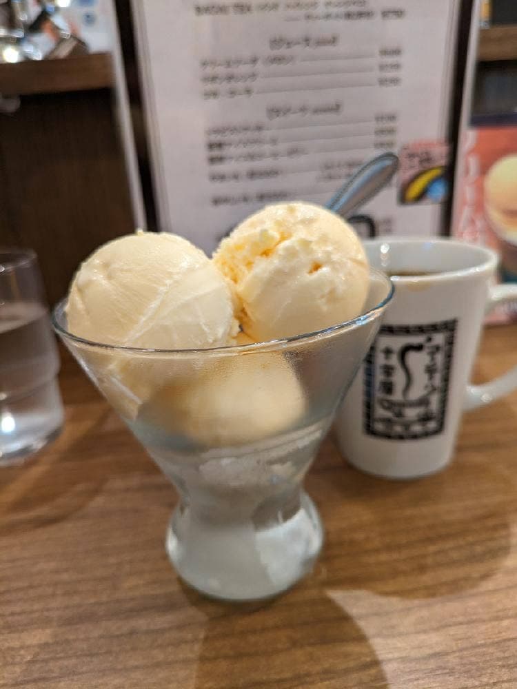 十字屋珈琲店 狸COMICHI店