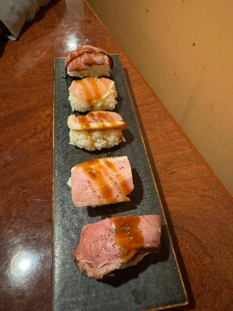 肉寿司・美味い肉なら任せろ! 板前 池袋本店