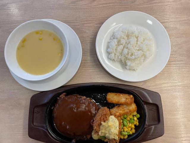 ガスト 東岡崎店 - サブ画像1