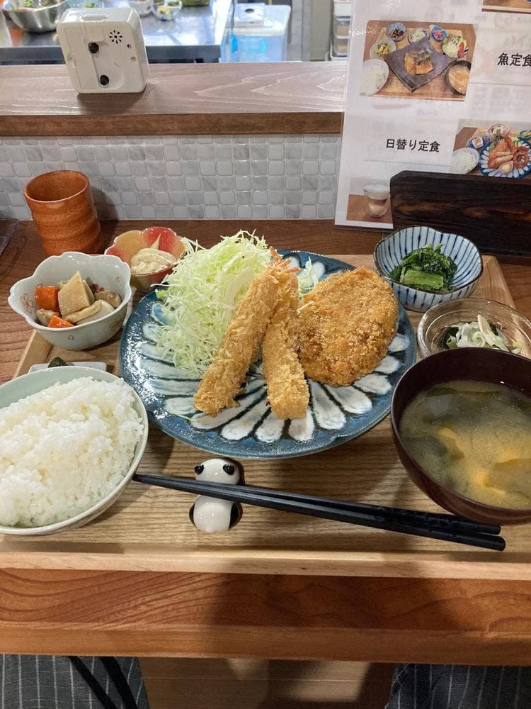 食堂 ファイブ
