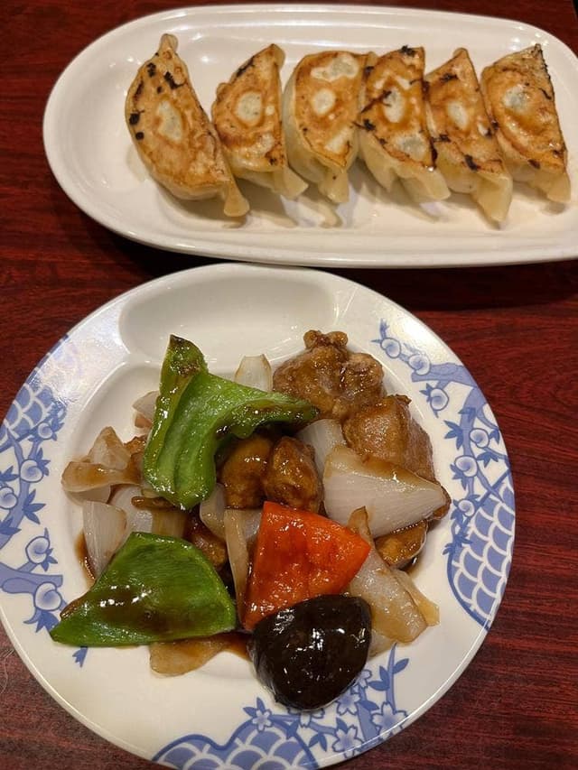 ガスト 武蔵藤沢店 - サブ画像1