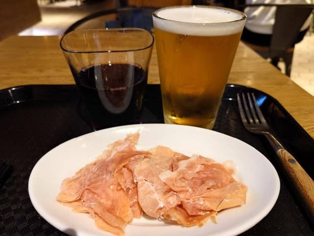 Bar&Tapas Celona CIAL横浜 - サブ画像1