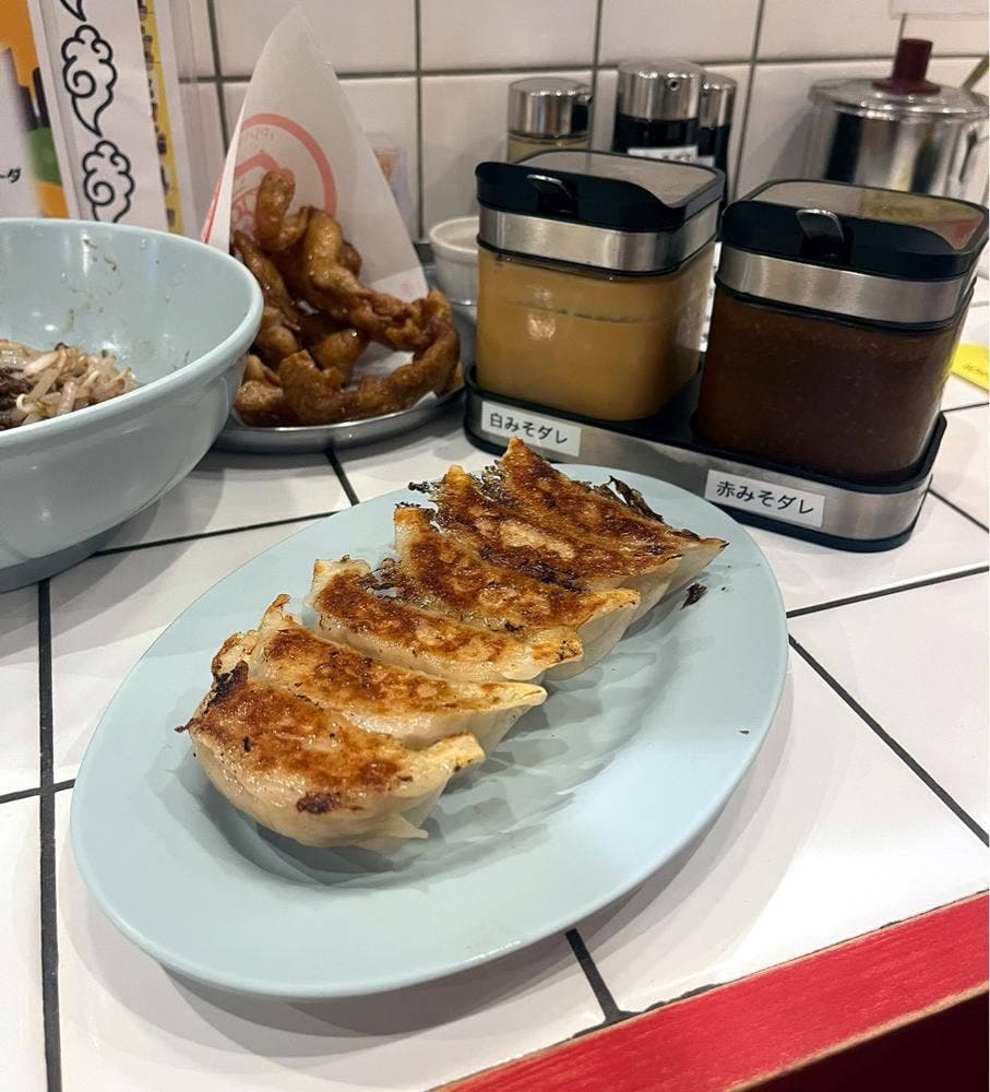 ぎょうざととり皮 ながりの酒場