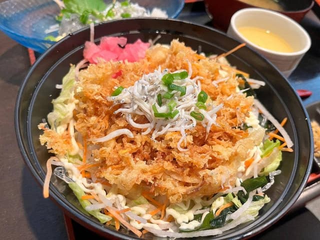 しらす問屋 とびっちょ 江の島弁財天仲見世通り店 - サブ画像1