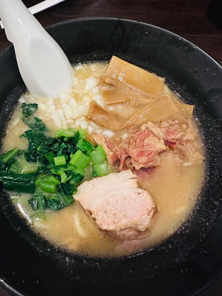 沖縄島系ラーメン よな島
