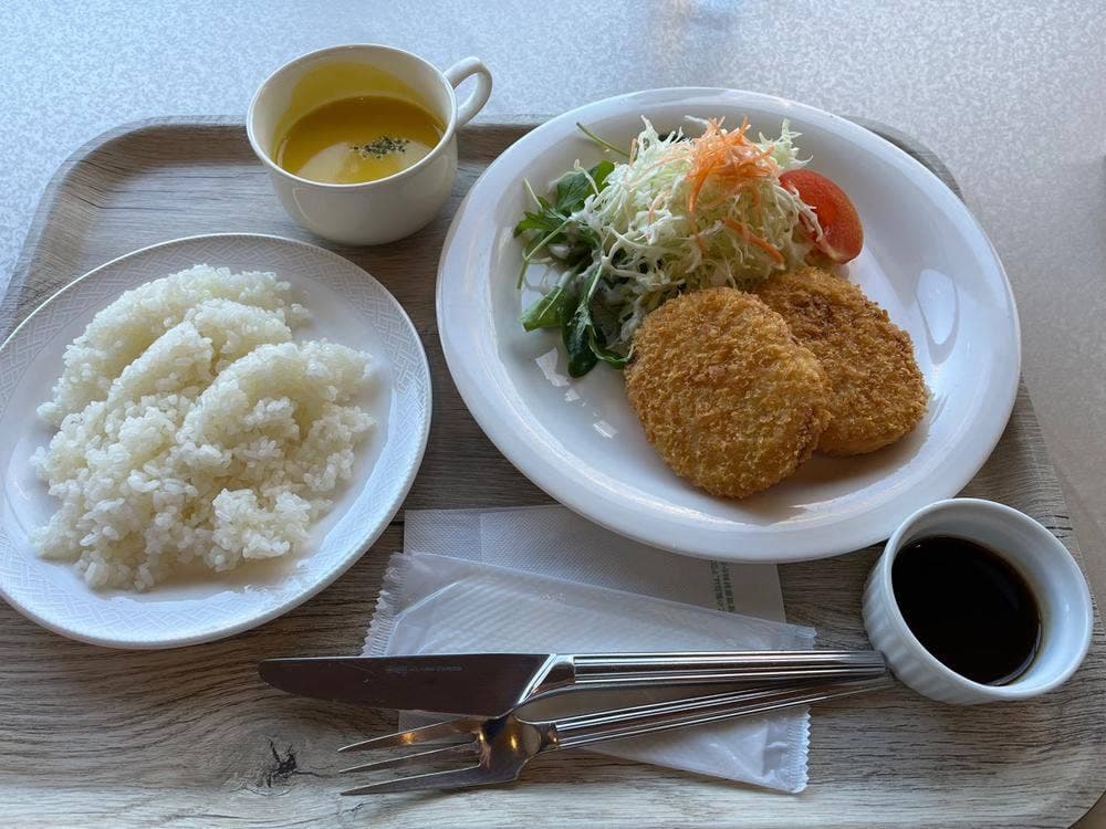 レストラン湖水