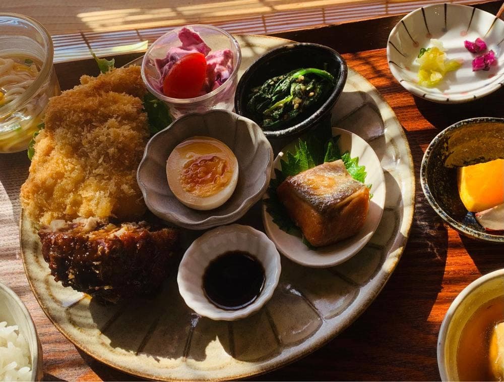 三國湊 食の蔵 灯